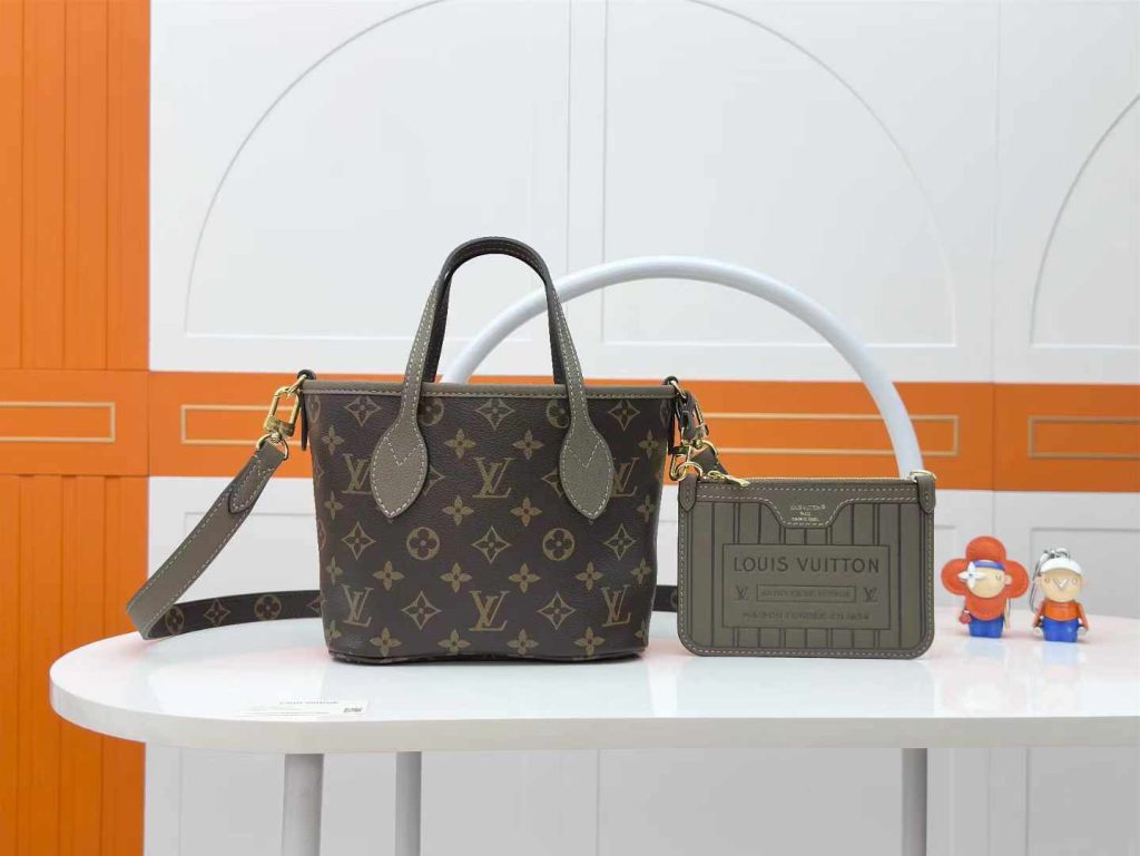 LV M12109 Neverfull Bandoulière Inside Out BB | Brown Monogram