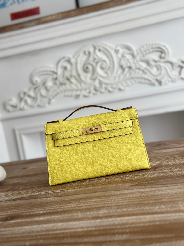 Mini Kelly — 22 cm — Lemon Yellow — Epsom leather — Gold-tone or silver-tone hardware