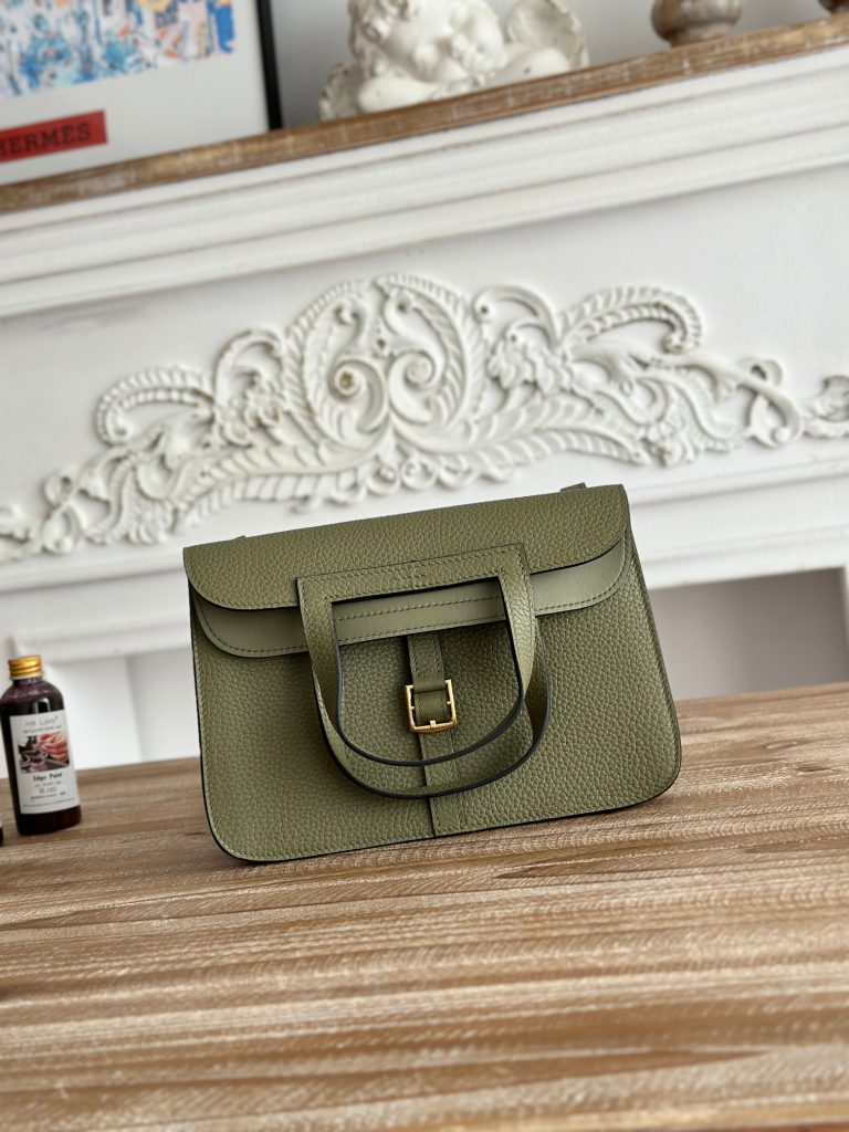 Halzan — 25 cm — Sage Green — Togo leather — Gold-tone hardware