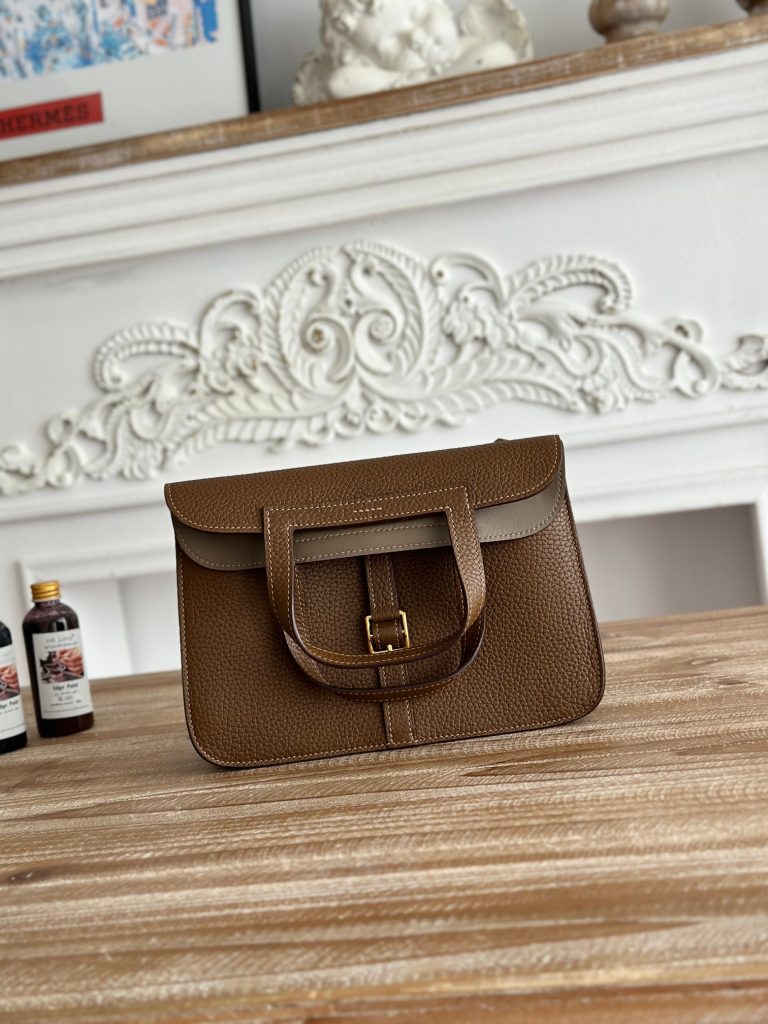 Halzan — 25 cm — Asphalt Gray — Togo leather — Gold-tone hardware