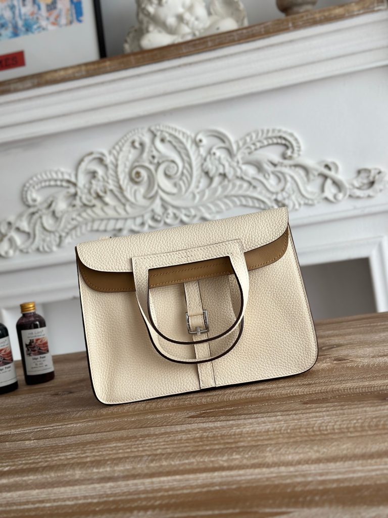 Halzan — 25 cm — Cream White — Togo leather — Silver-tone hardware