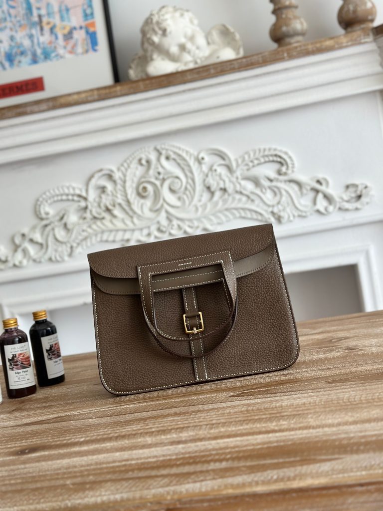 Halzan — 25 cm — Elephant Gray — Togo leather — Gold-tone hardware