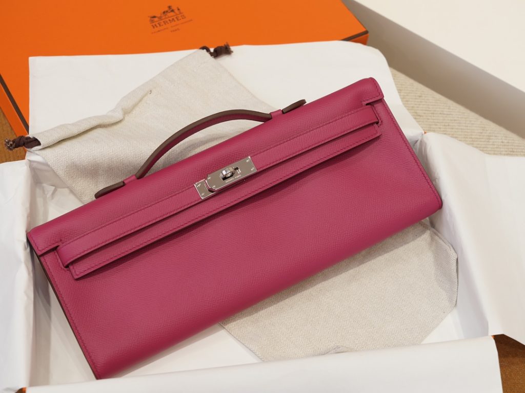 Kelly Cut 31cm Epsom skin can be used as a dinner bag