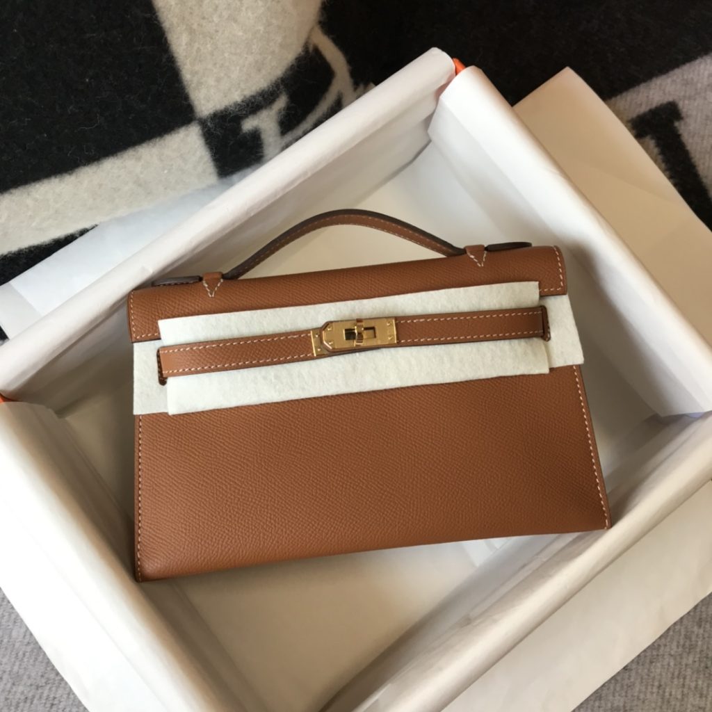Mini Kelly Pochette — 22 cm — Golden Brown — Epsom leather — Gold-tone or silver-tone hardware