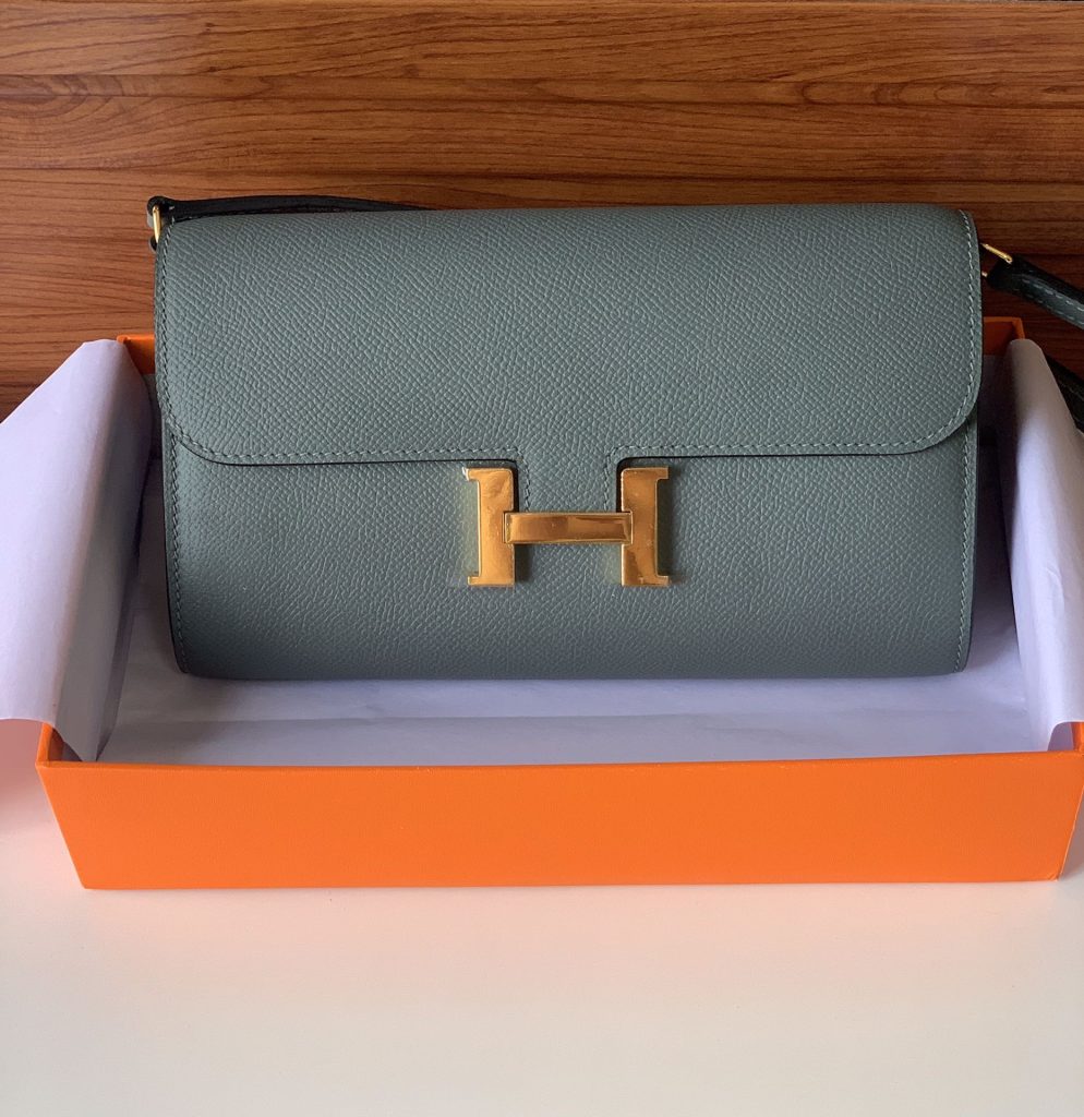 Constance To Go — Almond Green — Gold-tone or silver-tone hardware