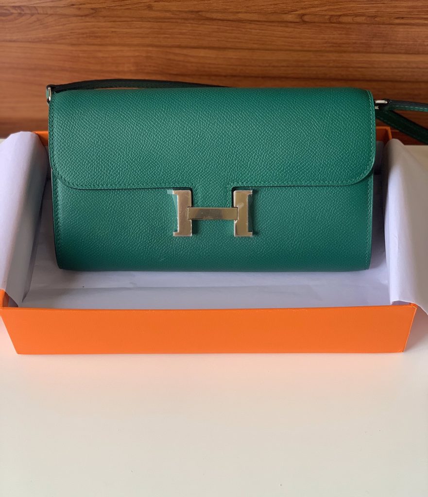 Constance To Go — Peacock Green — Gold-tone or silver-tone hardware