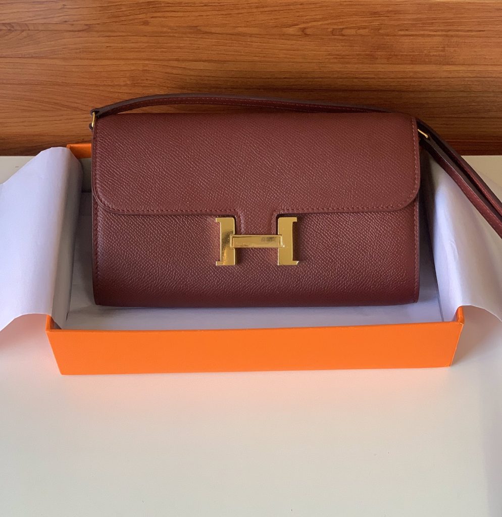 Constance To Go — Burgundy — Gold-tone or silver-tone hardware