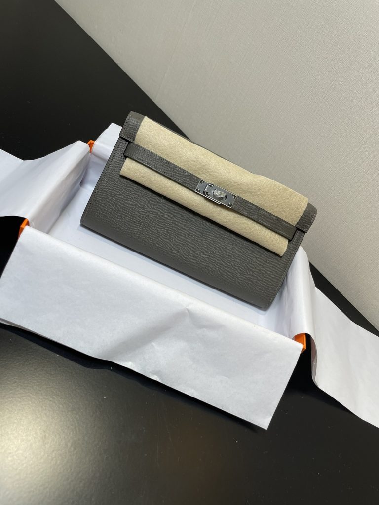 Kelly WOC — 20.5 × 11 × 2 cm — Tin Gray — Epsom leather