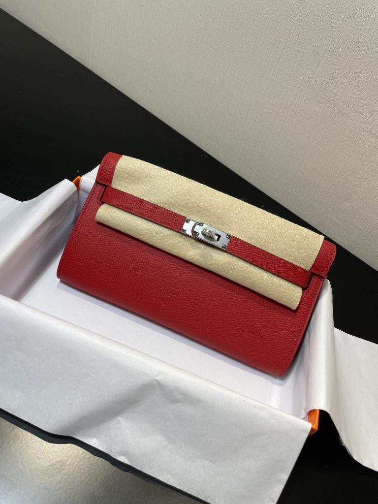 Kelly WOC — 20.5 × 11 × 2 cm — Bright Red — Epsom leather