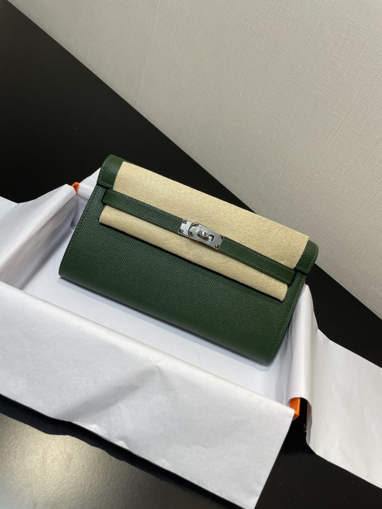 Kelly WOC — 20.5 × 11 × 2 cm — British Green — Epsom leather