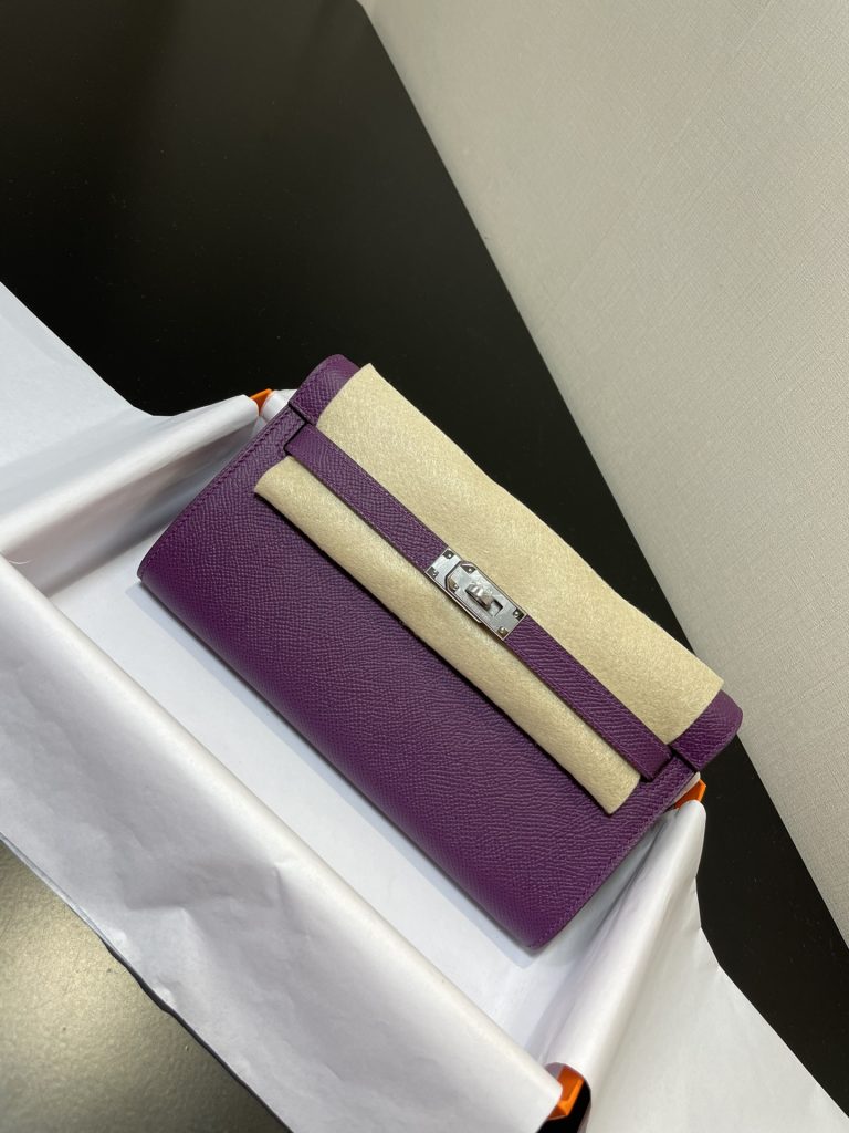 Kelly WOC — 20.5 × 11 × 2 cm — Sea Anemone Purple — Epsom leather