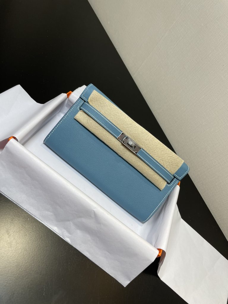 Kelly WOC — 20.5 × 11 × 2 cm — Denim Blue — Epsom leather
