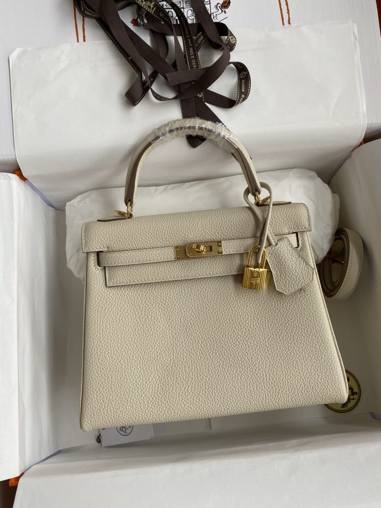 Kelly — 25/28 cm — Milkshake White — Togo leather — Gold-tone hardware
