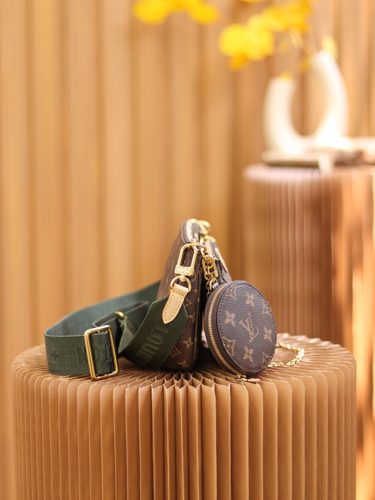 LV 44813 Five-in-One Shoulder Bag