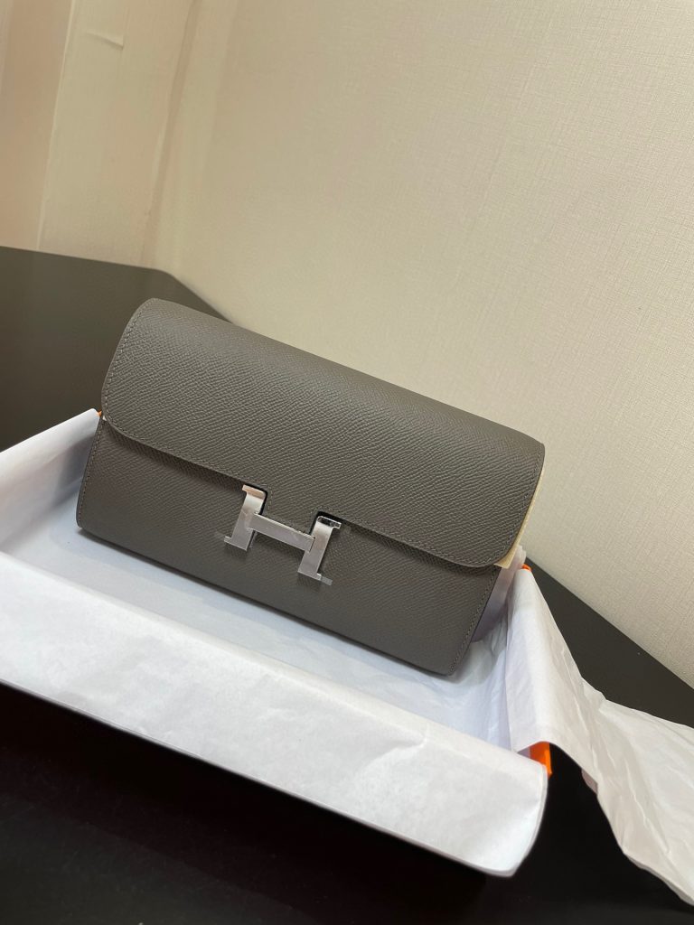 Constance To Go — Tin Gray — Epsom leather — Gold-tone or silver-tone hardware