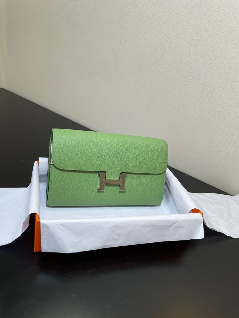 Constance To Go — Avocado Green — Epsom leather — Gold-tone or silver-tone hardware
