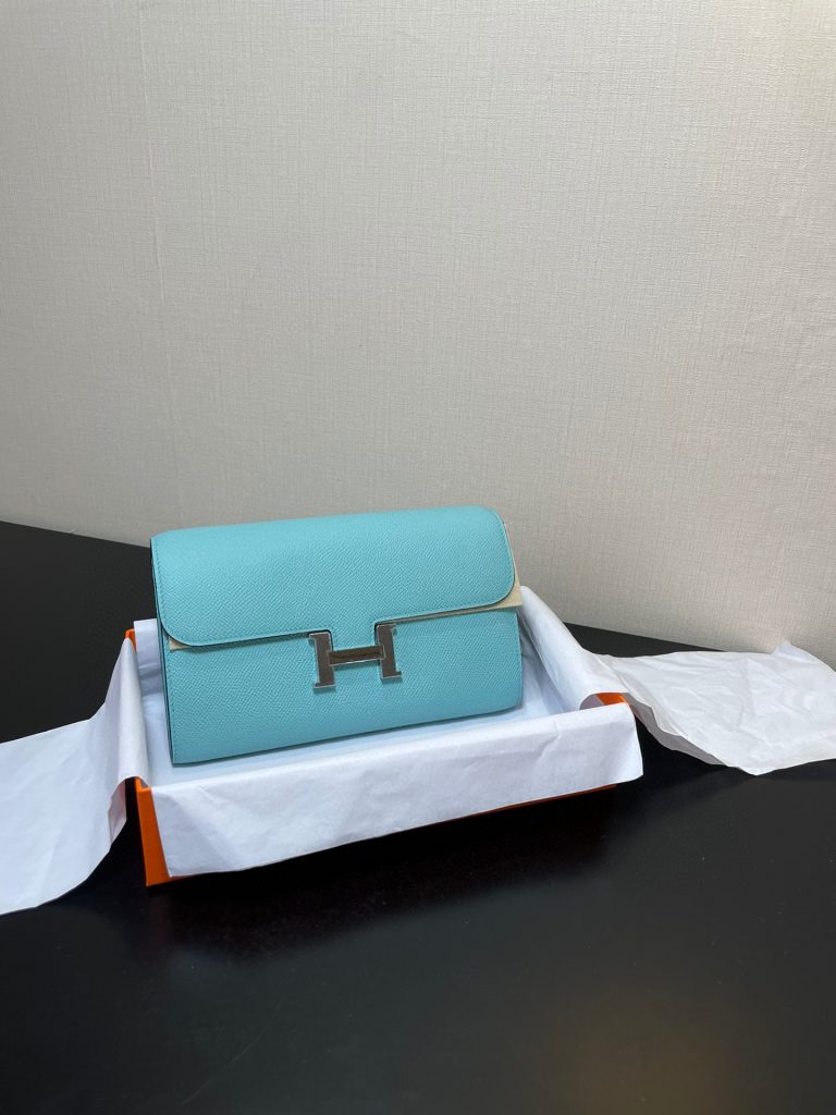 Constance To Go — Macaron — Epsom leather — Gold-tone or silver-tone hardware