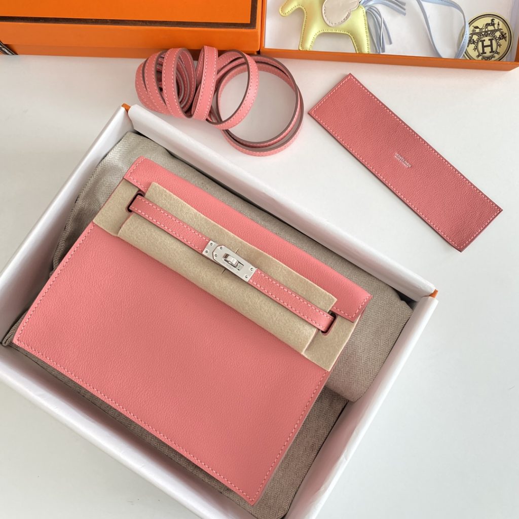 Kelly Danse — 22 cm — Lipstick Pink — Evercolor leather — Silver-tone hardware