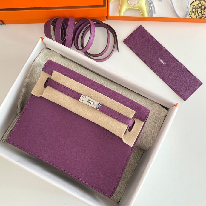 Kelly Danse — 22 cm — Sea Anemone Purple — Evercolor leather — Silver-tone hardware