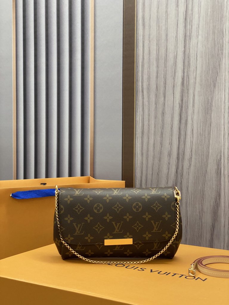 LV M40718 Favorite MM Bag | Monogram