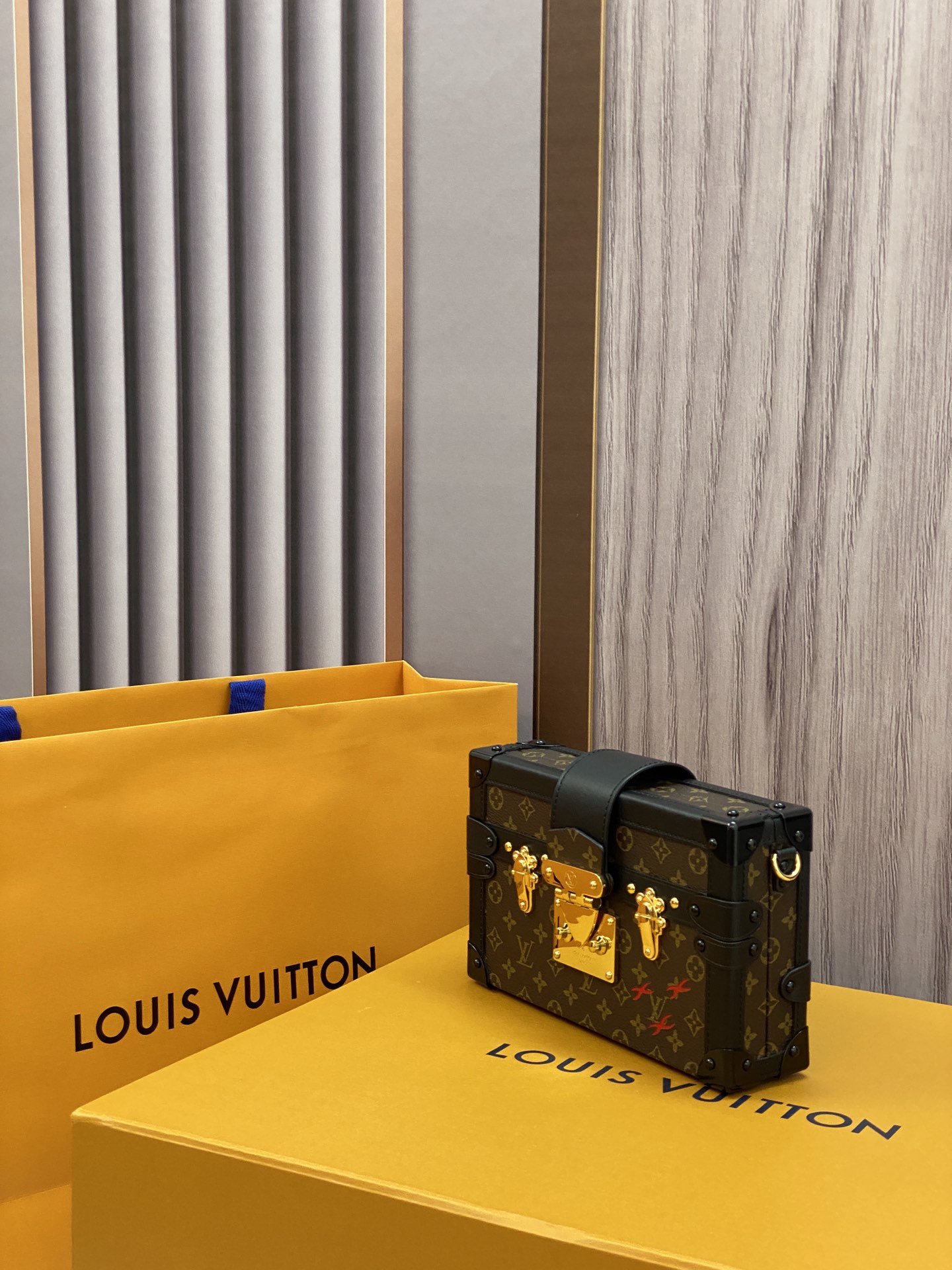LV M45943 Petite Malle Shoulder Bag | Monogram - 图片 2