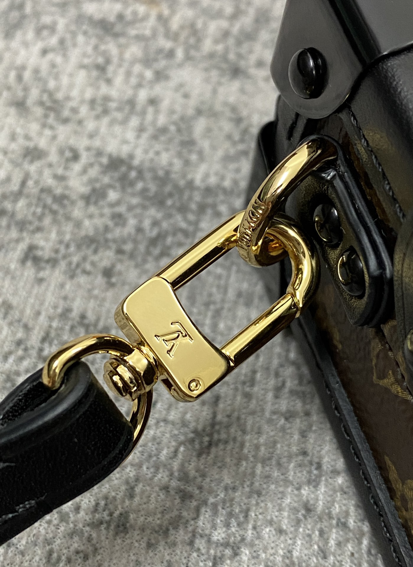 LV M45943 Petite Malle Shoulder Bag | Monogram - 图片 6
