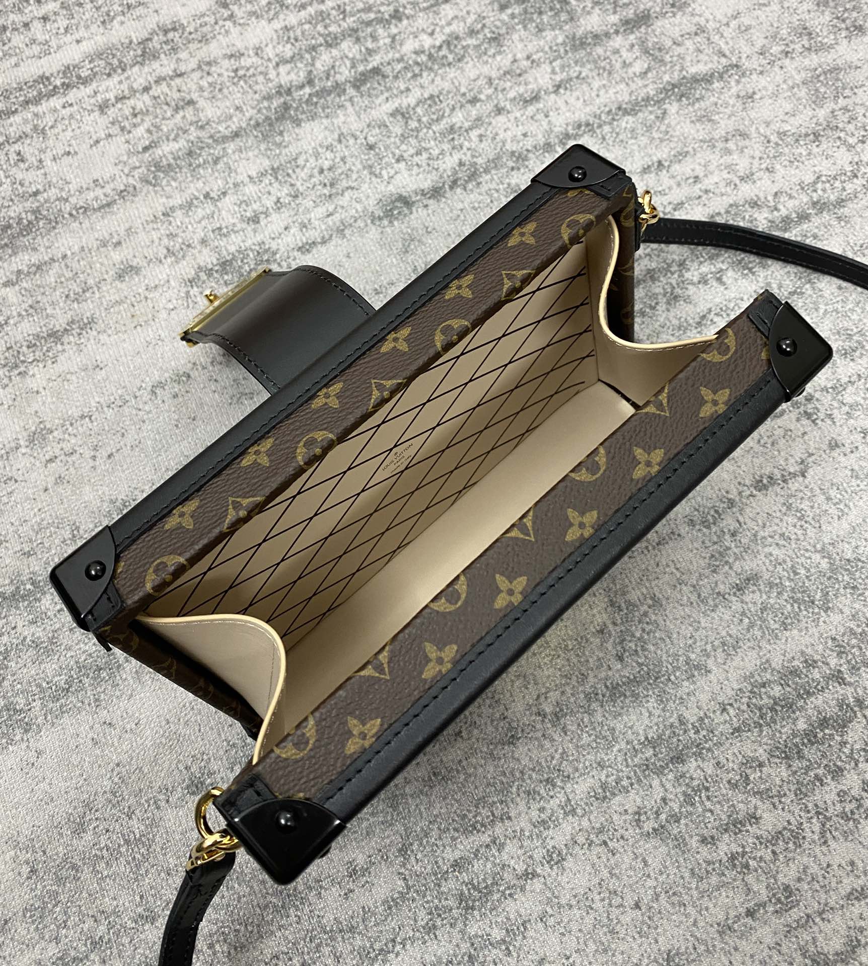 LV M45943 Petite Malle Shoulder Bag | Monogram - 图片 7