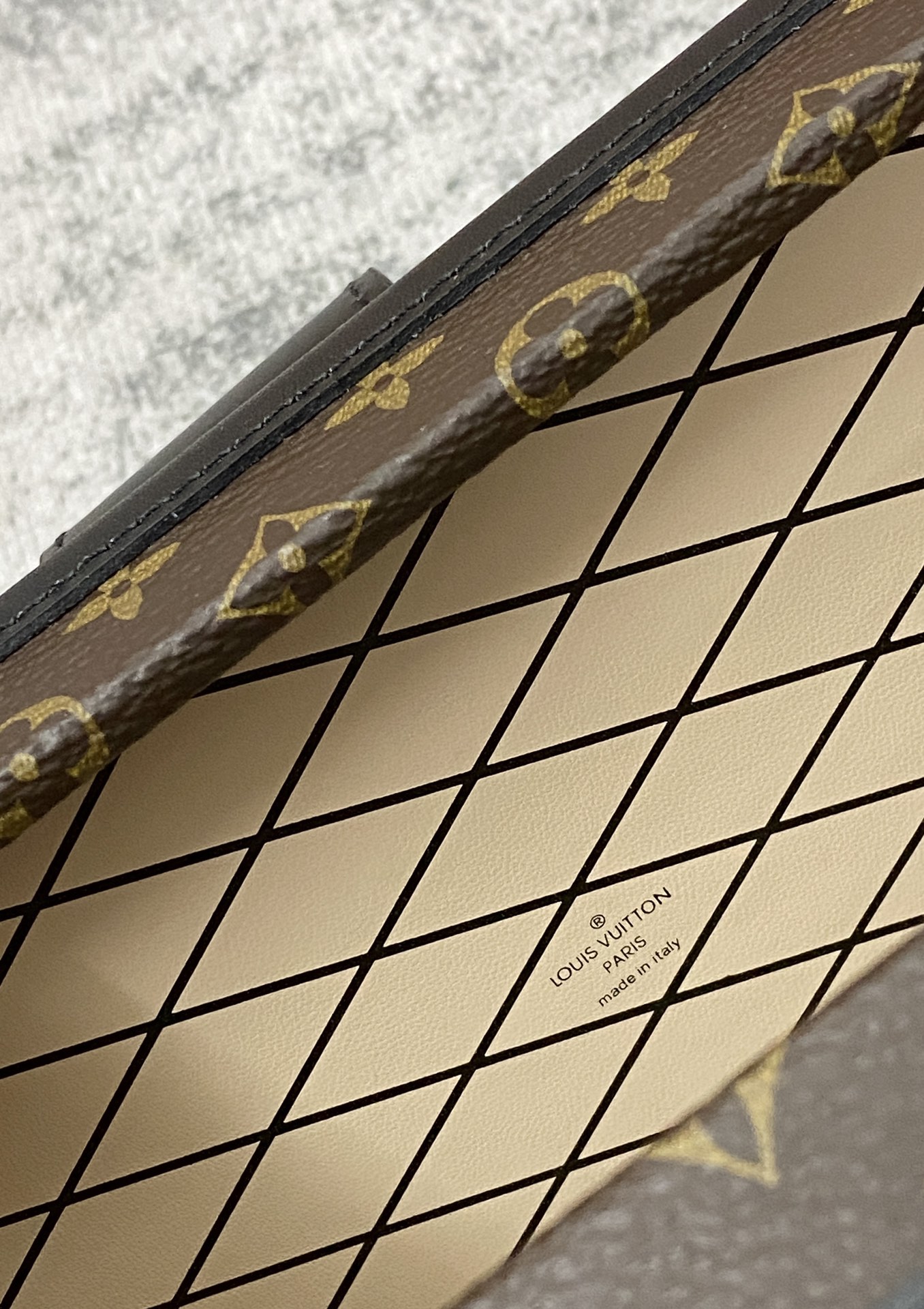 LV M45943 Petite Malle Shoulder Bag | Monogram - 图片 8
