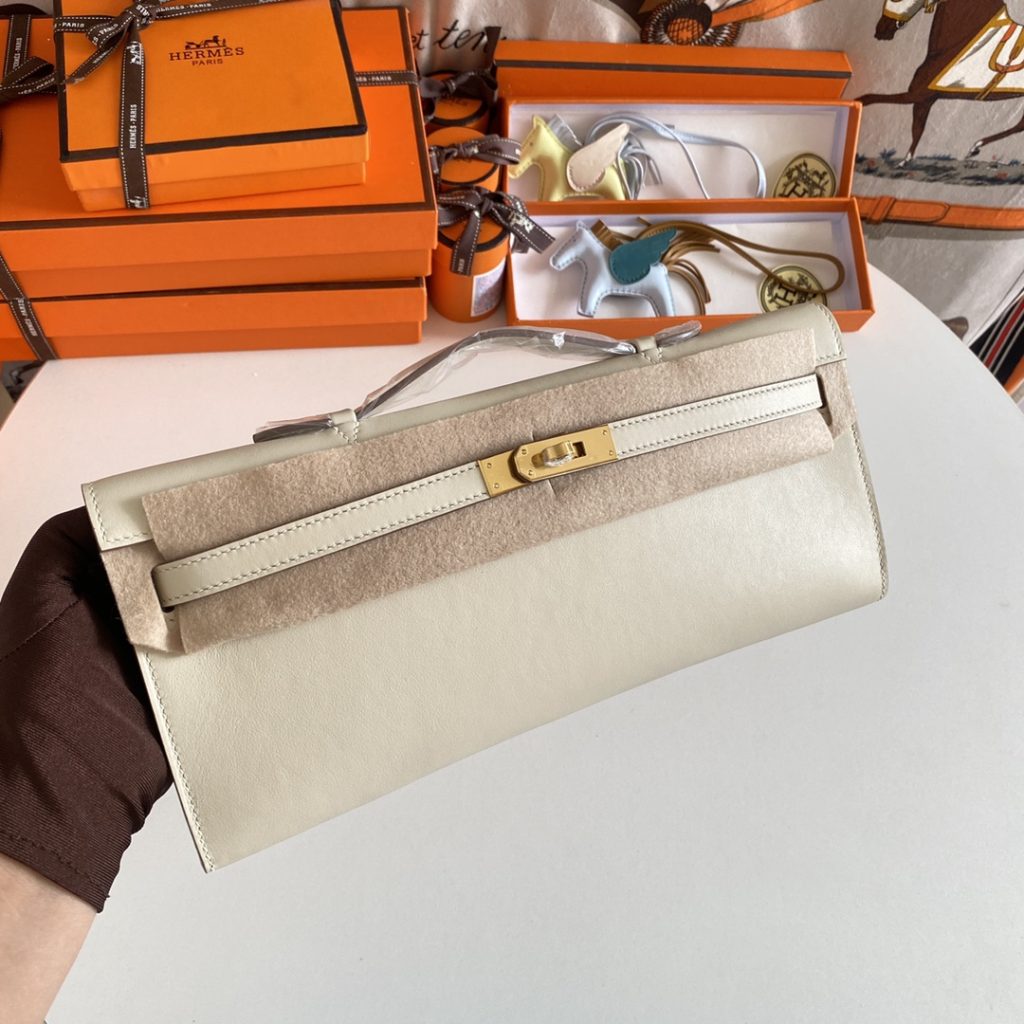 Kelly — 31 cm — Milkshake White — Swift leather — Gold-tone hardware