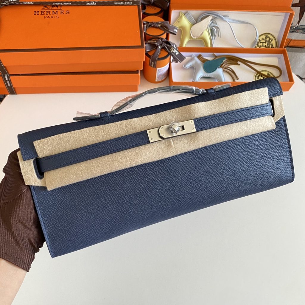 New arrival! Kelly Cut 31cm Epsom Sapphire Blue Silver Buckle