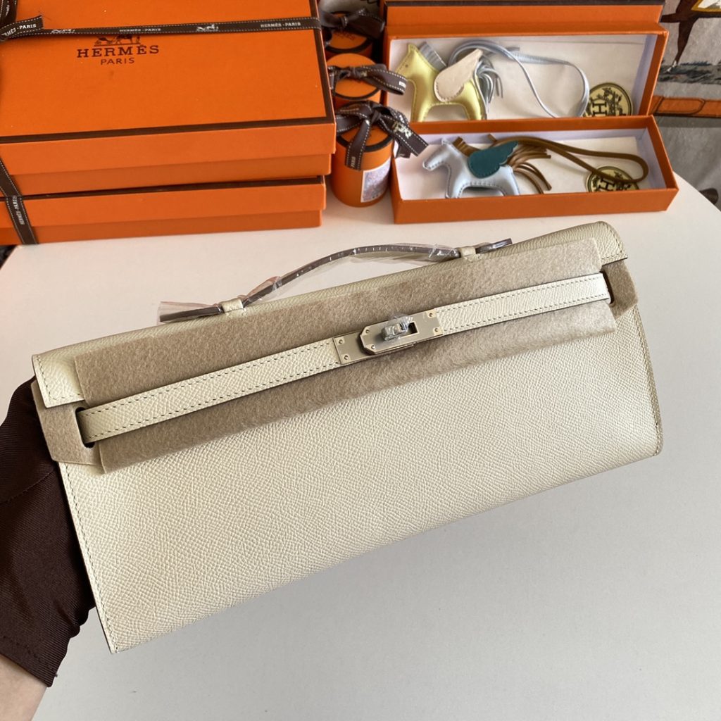 Kelly — 31 cm — Milkshake White — Epsom leather — Silver-tone hardware