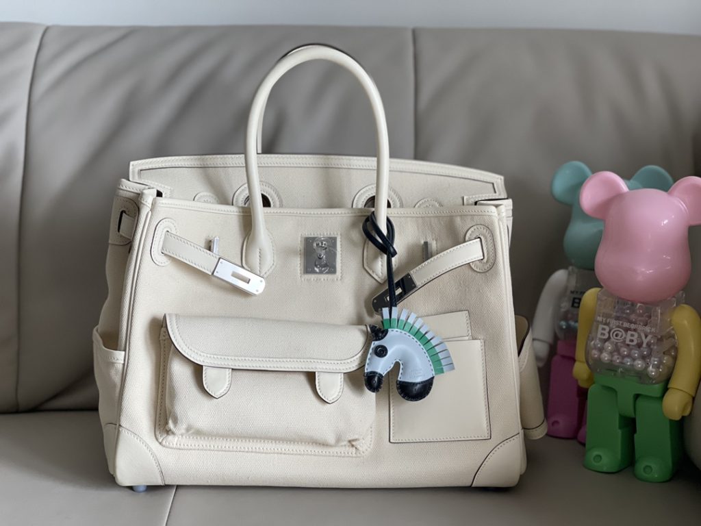 Birkin Cargo 35 cm – Cream White / silver-tone hardware