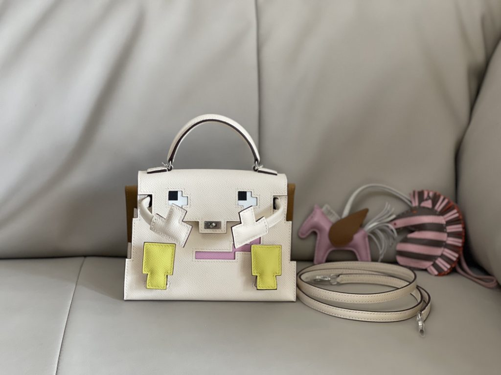 Kelly Doll Picto — 18 × 8 × 13 cm — leather