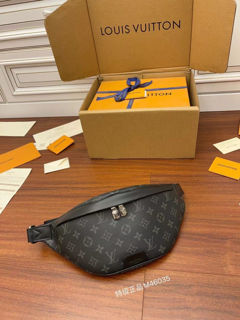 LV M46035 Discovery Bumbag