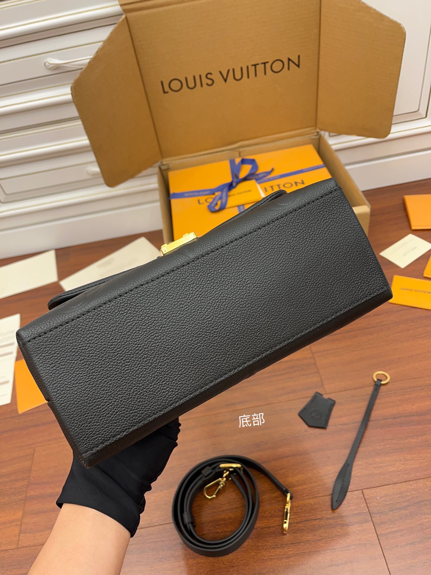 LV M45976 Women's Medium Cowhide Bag - 图片 6