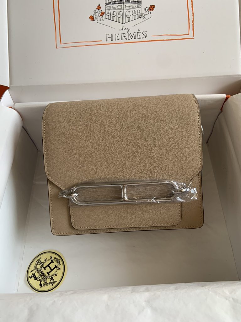 Roulis — 19 cm — Trench Gray — Evercolor leather — Gold-tone or silver-tone hardware