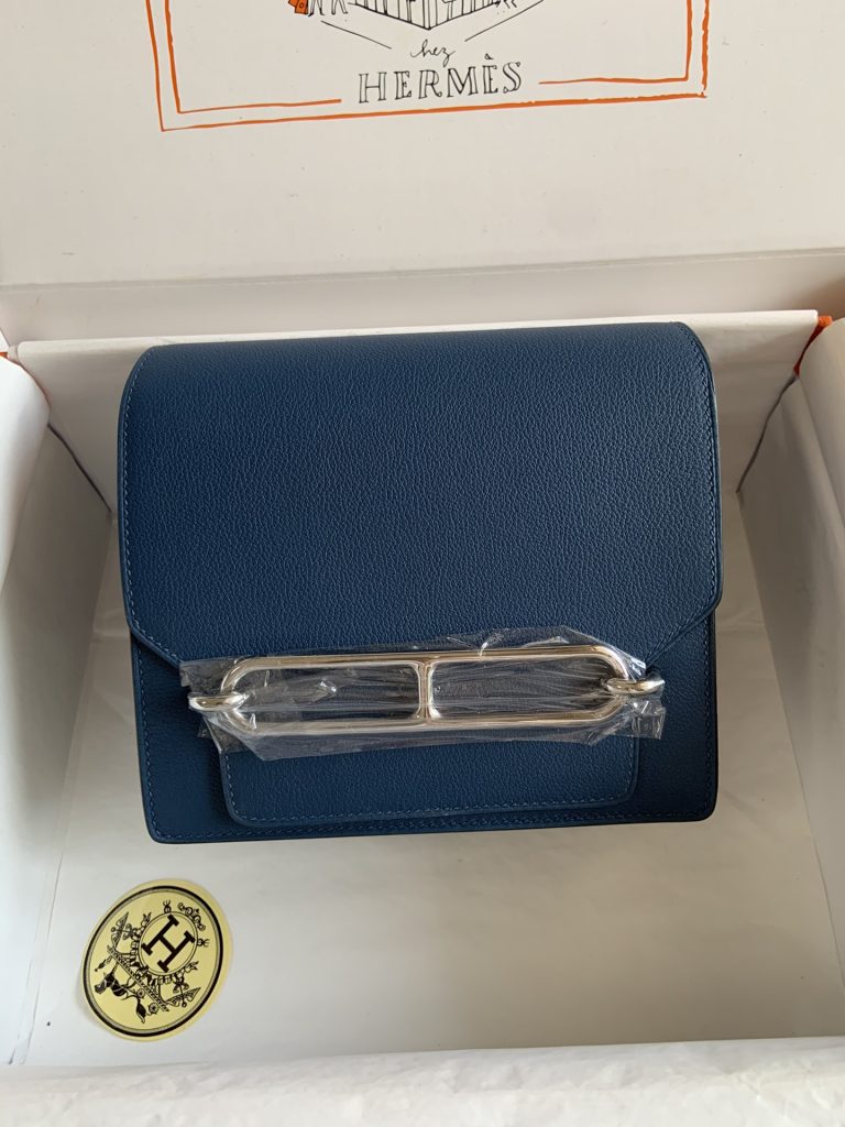 Roulis — 19 cm — Deep Blue — Evercolor leather — Gold-tone or silver-tone hardware