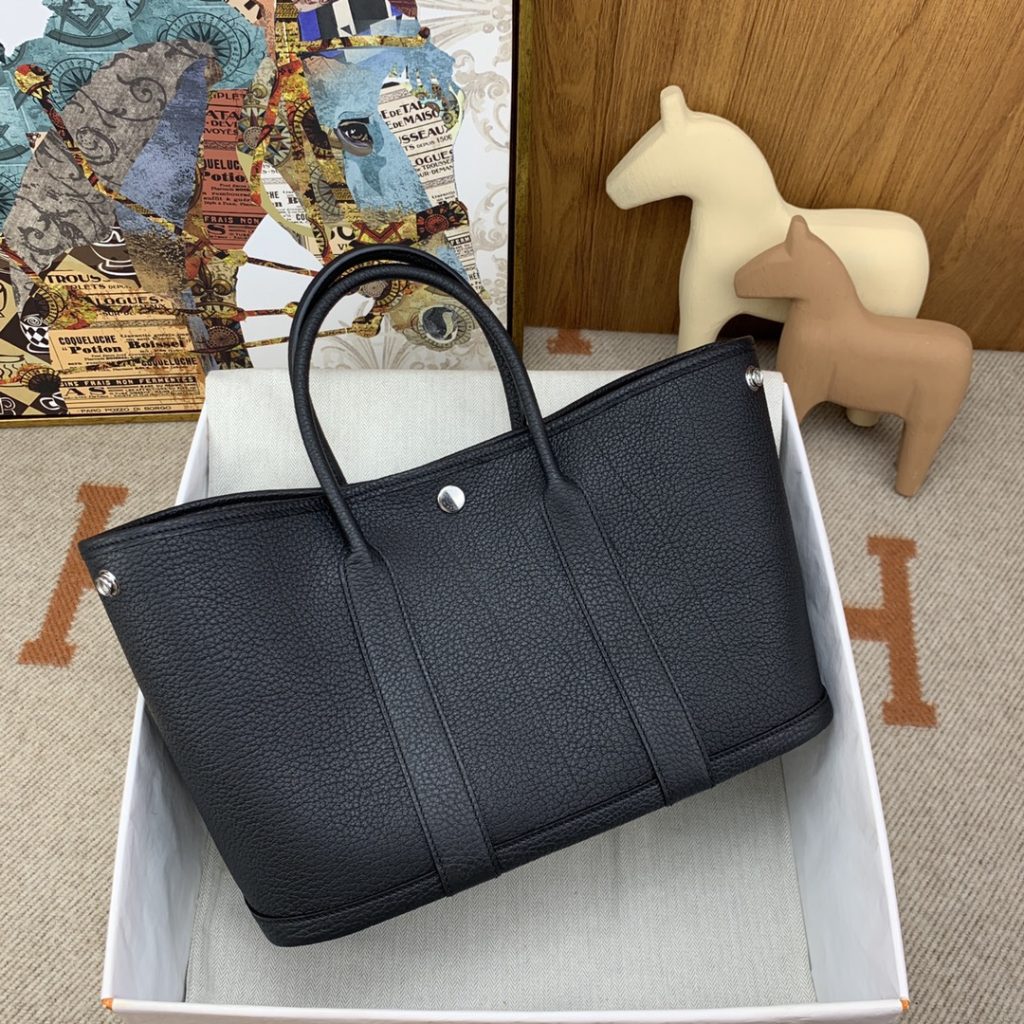 Garden Party 30 – 89 Black / Negonda Leather