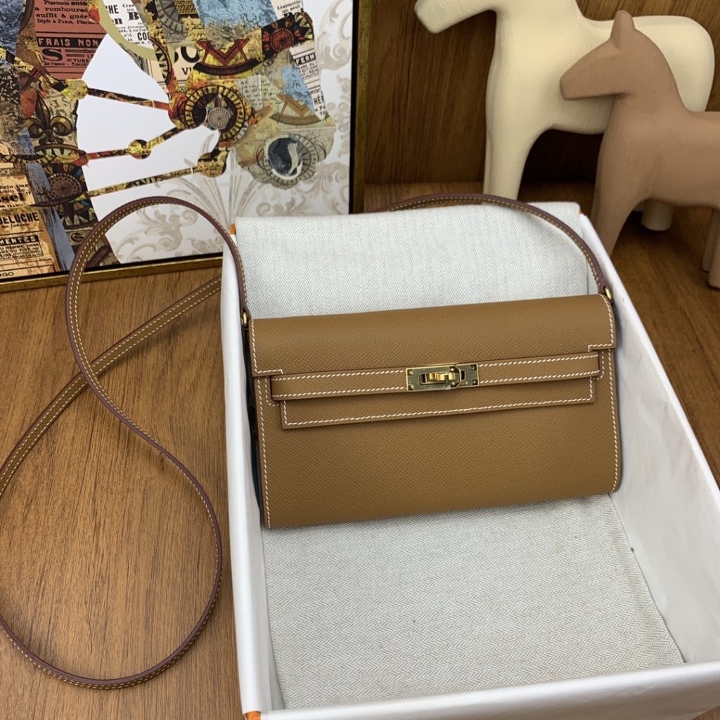 Kelly WOC — Golden Brown — Epsom leather — Gold-tone hardware