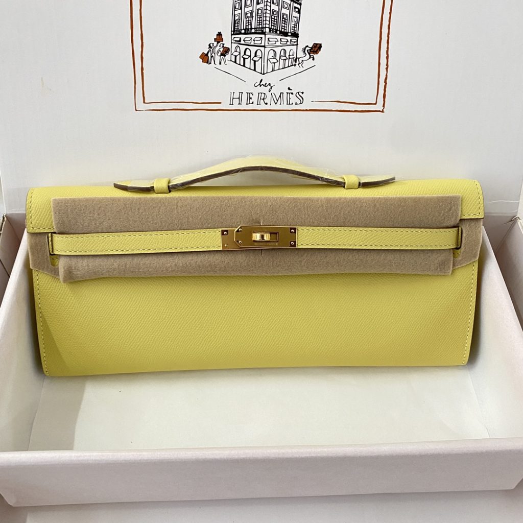 Kelly cut 31 handbag epsom chick gold buckle spot