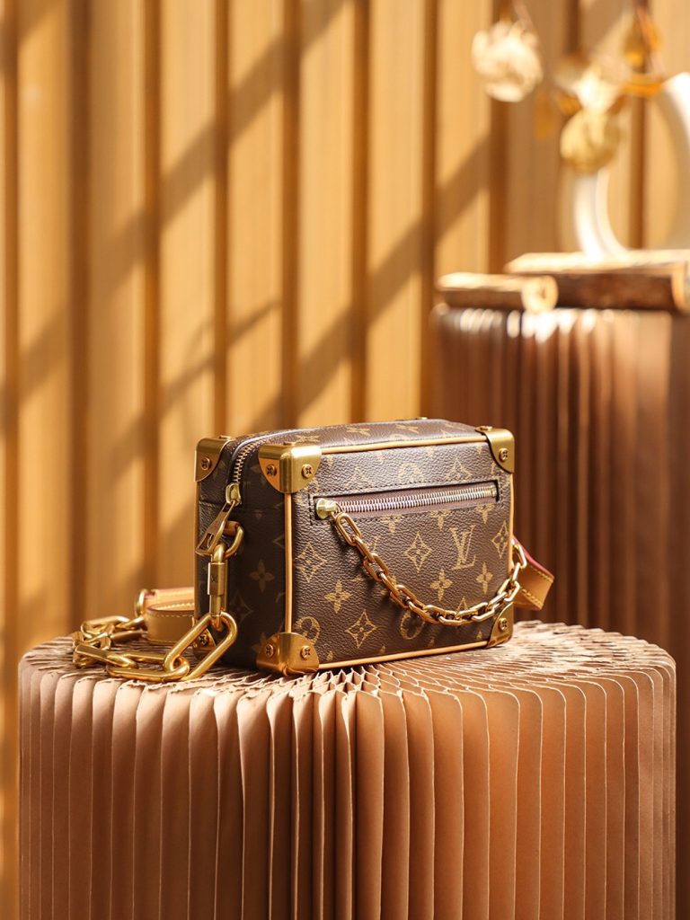 LV M68906 Vintage Monogram Soft Trunk Bag