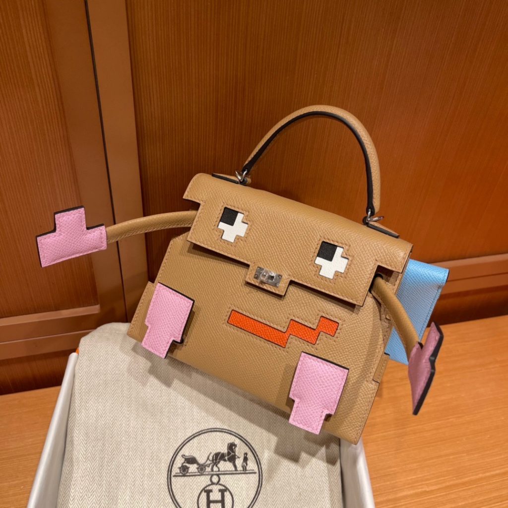 Kelly Doll Picto — 18 × 8 × 13 cm — leather
