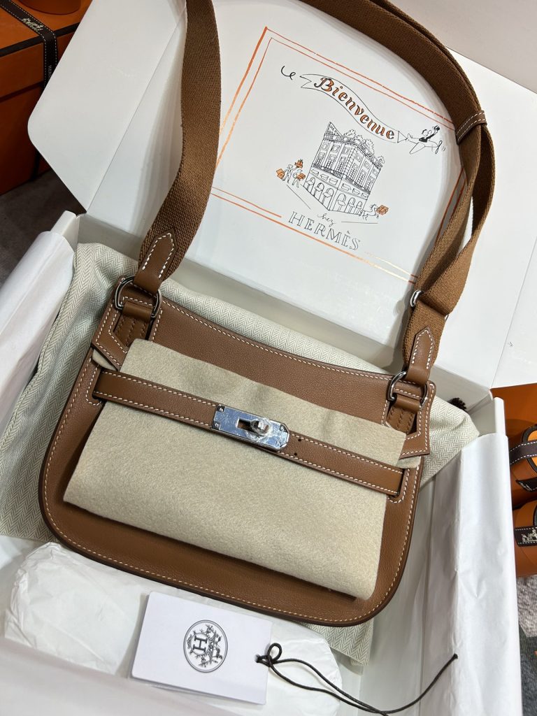 Jypsière Mini – Gold Brown Swift / Silver-Tone Hardware