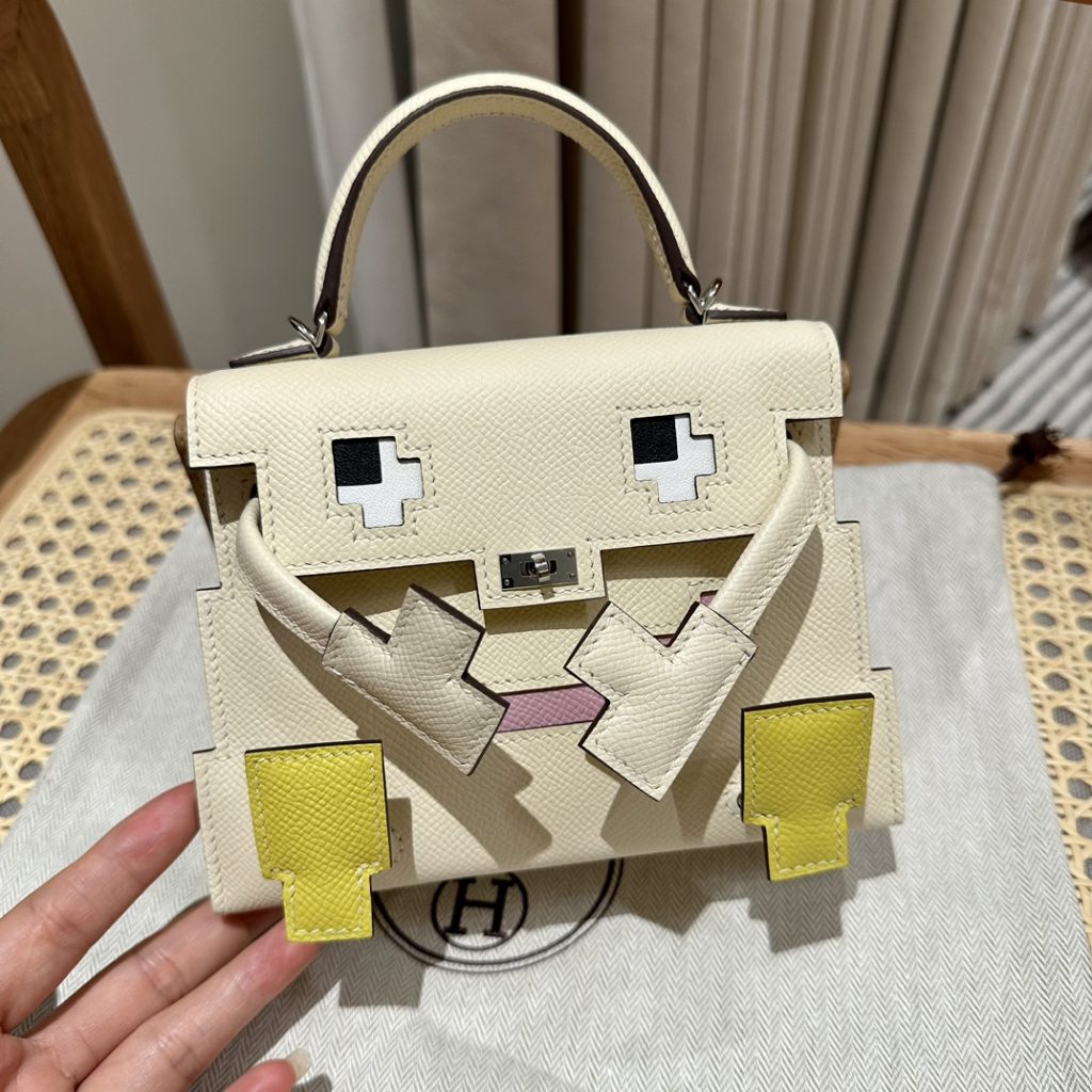 Kelly Doll Picto — 18 × 8 × 13 cm — leather