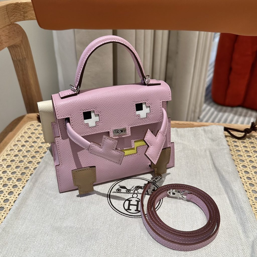 Kelly Doll Picto — 18 × 8 × 13 cm — leather