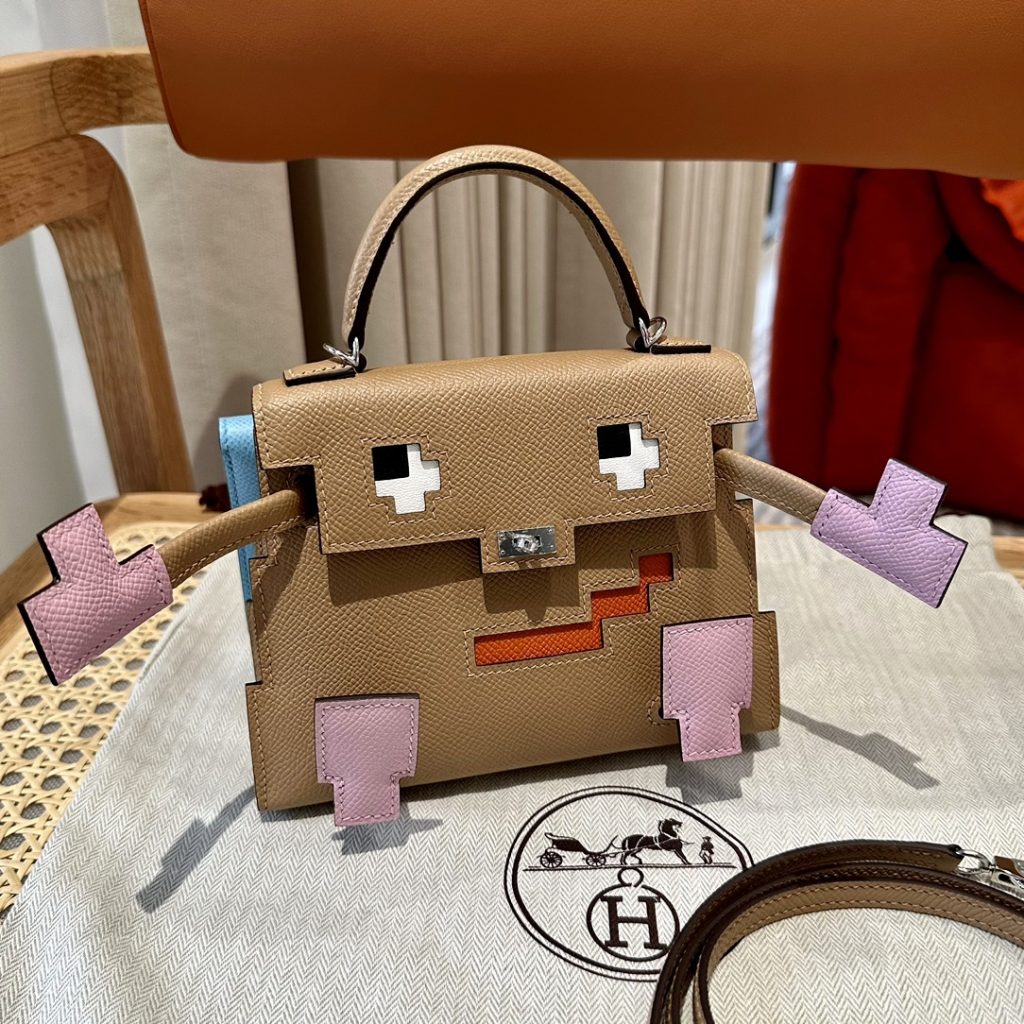 Kelly Doll Picto — 18 × 8 × 13 cm — leather