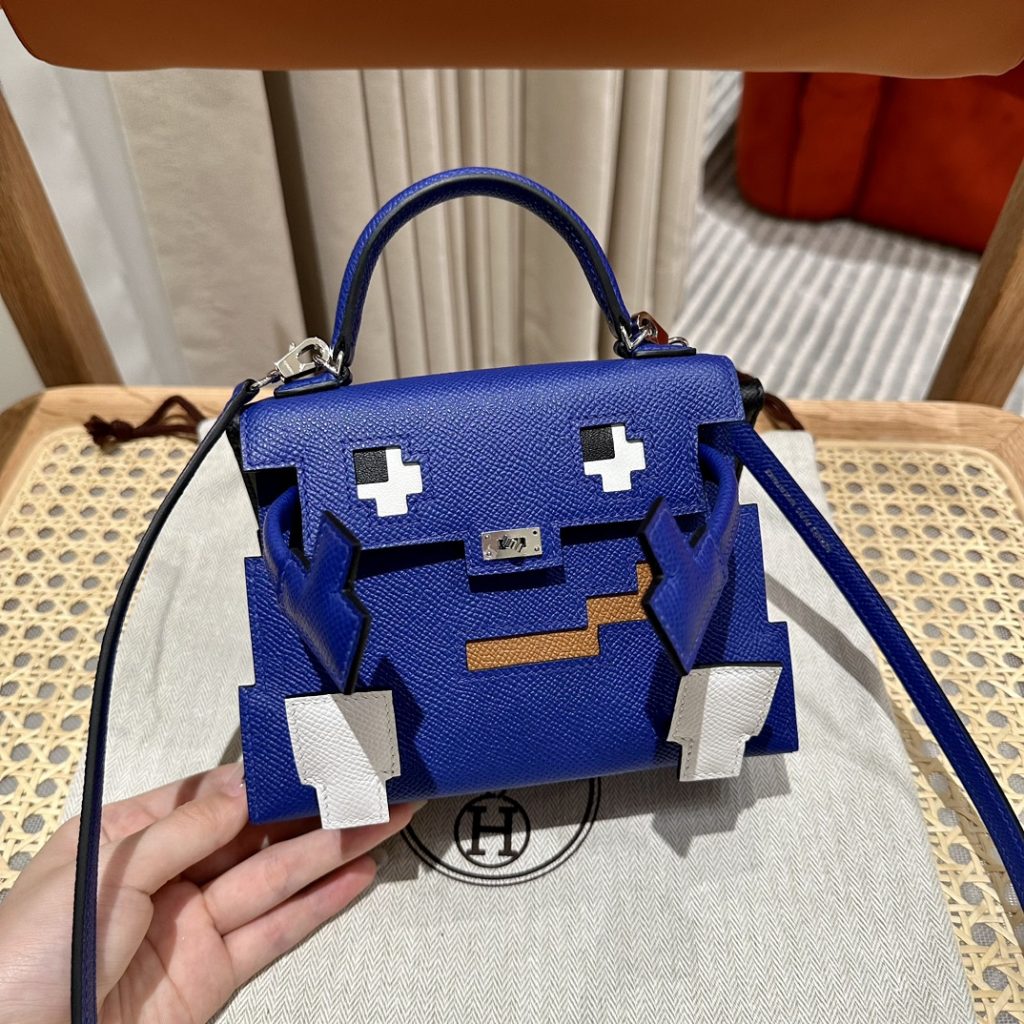 Kelly Doll Picto — 18 × 8 × 13 cm — leather