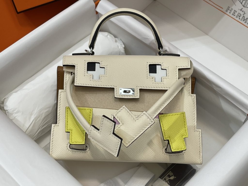 Kelly Doll Picto — 18 × 8 × 13 cm — leather