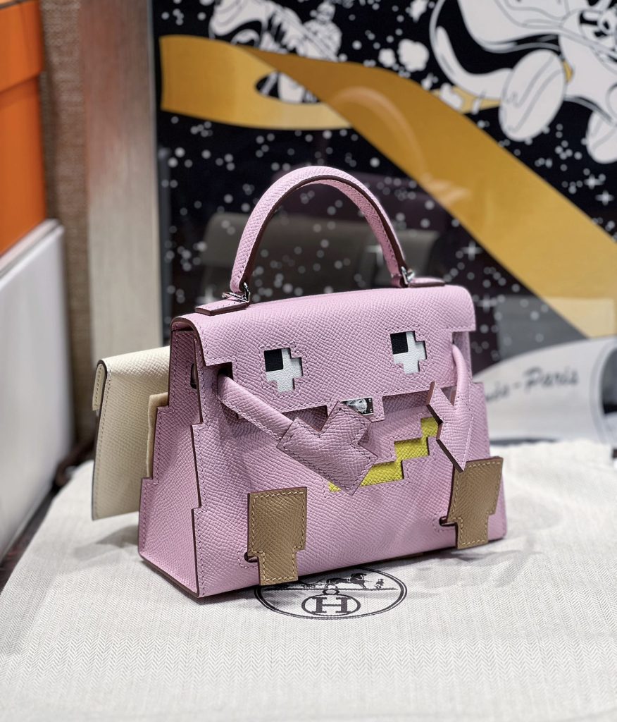 Kelly Doll Picto — 18 × 8 × 13 cm — leather