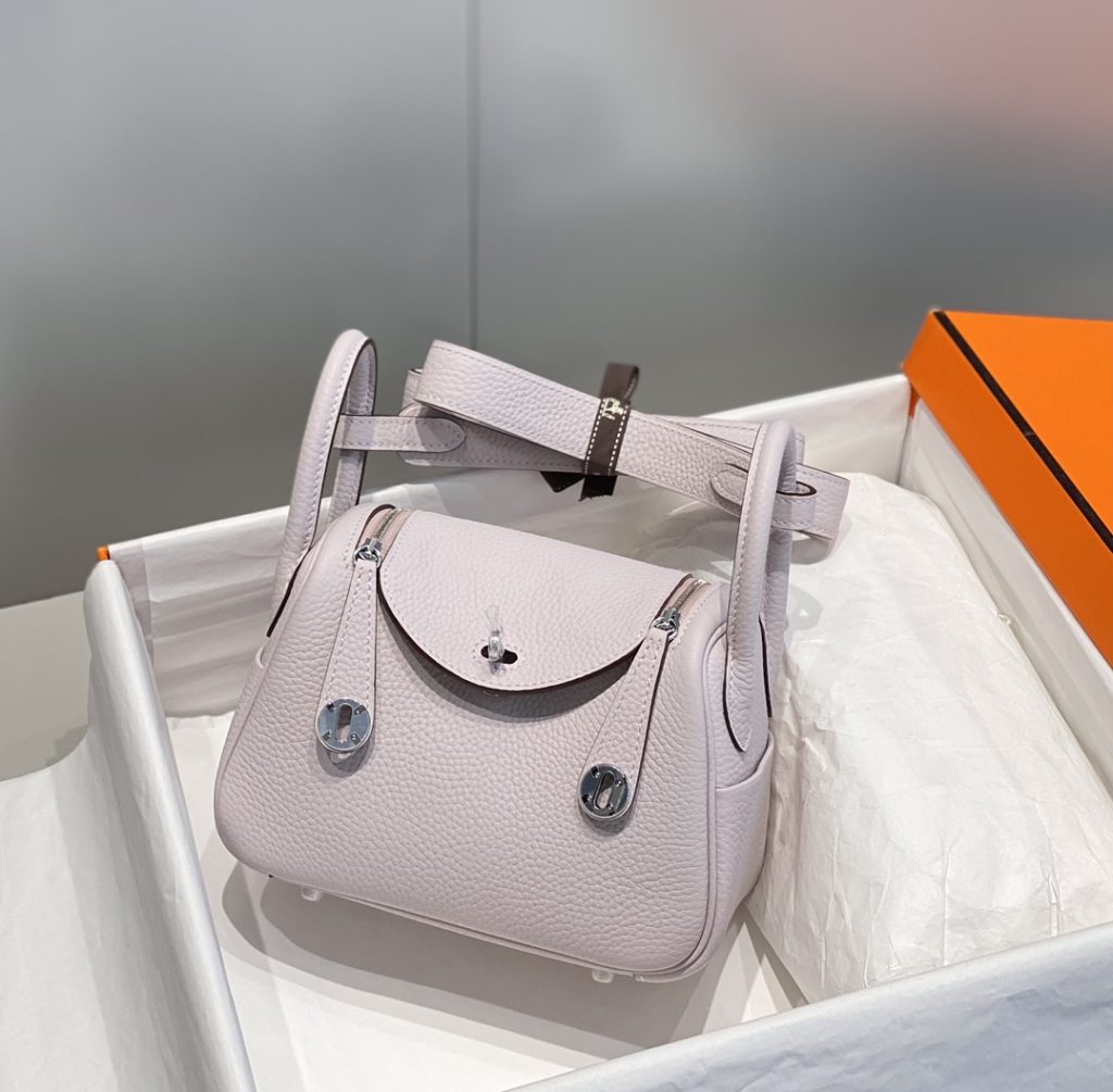 Mini Lindy — 19/26 cm — Dreamy Lilac — TC leather — Gold-tone or silver-tone hardware